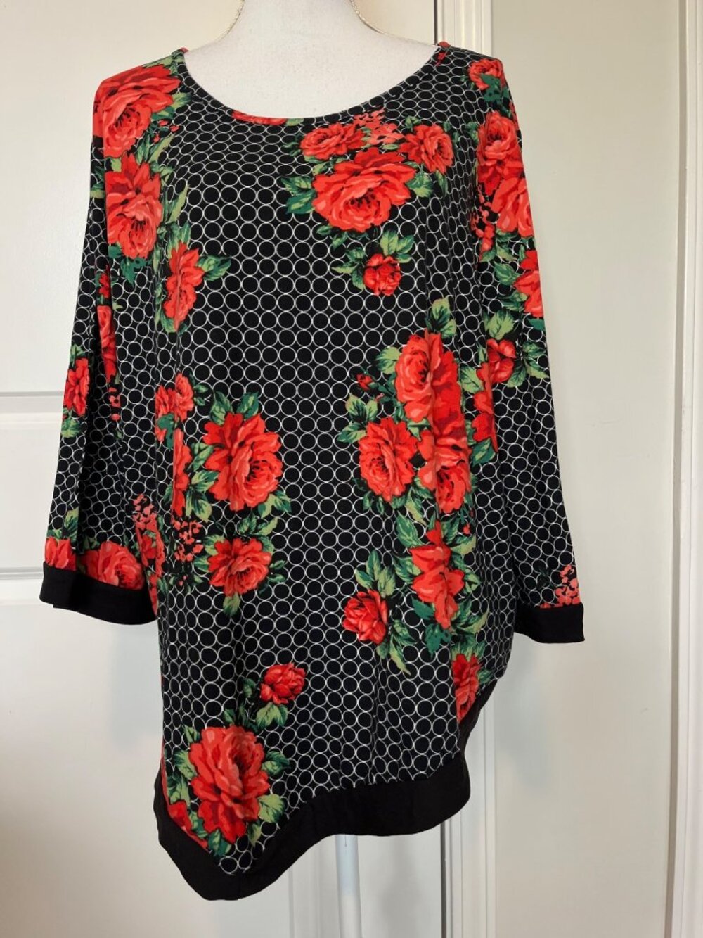Vintage Arabella Floral & Circle Grid Dot Tunic Top Red Roses On Black Hem USA